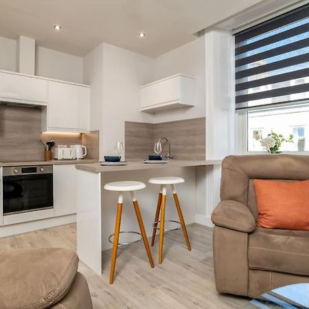 Ferienwohnung West End @ Netflix @ Newly Built Aberdeen Exterior foto